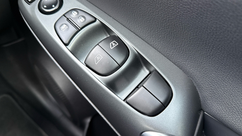 Nissan Juke 1.6 Hybrid N-Connecta 5dr Auto Hybrid Hatchback